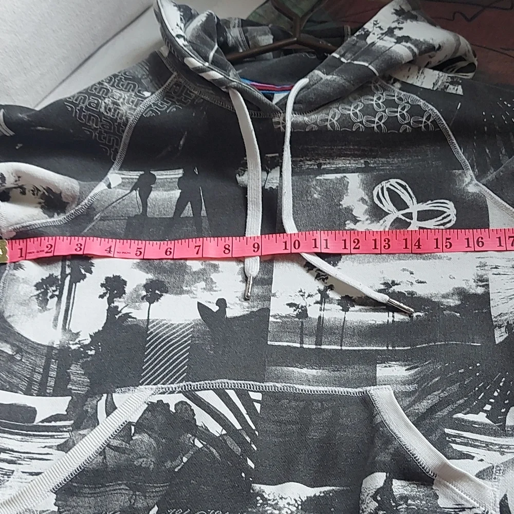 Aritzia TNA pullover hoodie.  Size small. - Picture 6 of 7